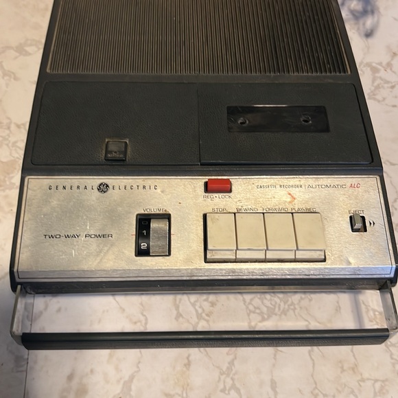 Vtg General Electric GE Model M8420A Cassette Recorder Automatic ALC with Mic - Picture 9 of 16